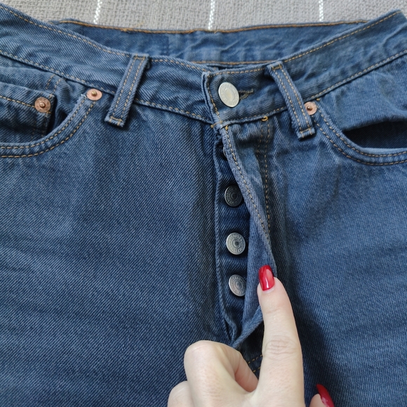 Vtg Levi's High Rise Button Fly Jeans Made in USA - Picture 8 of 8